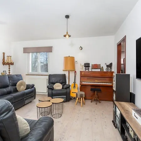 Three Bedroom With Terrace Appartement *