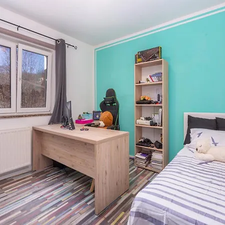 Appartement Three Bedroom With Terrace *