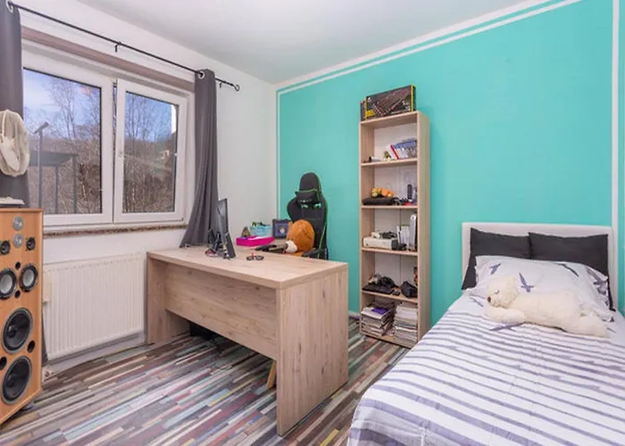 Appartement Three Bedroom With Terrace *