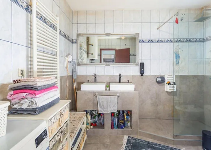 Three Bedroom With Terrace Appartement Kastav